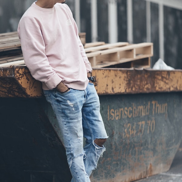 Uomo con stile Spacenk su Vespa